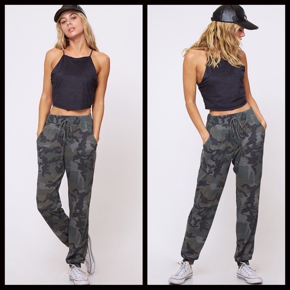 1 LEFT‼️ Camo Print Thermal Joggers - Picture 3 of 7